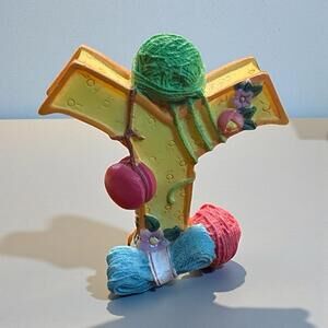 1999 Mary Engelbreit Standing "Y" Alphabet Letter  Yarn YoYo Resin 2.5"H